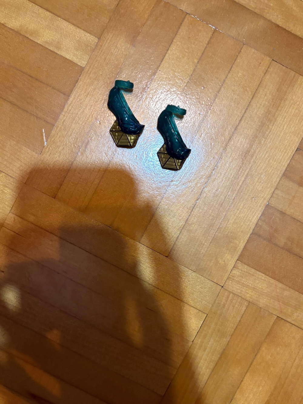 monster high cleo de nile ghouls rules pair of shoes